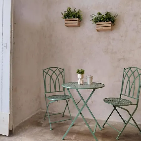 Maison Cherie Parabita