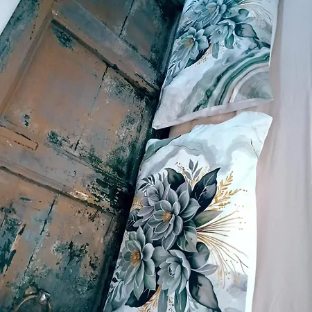 Maison Cherie Nyaraló Parabita