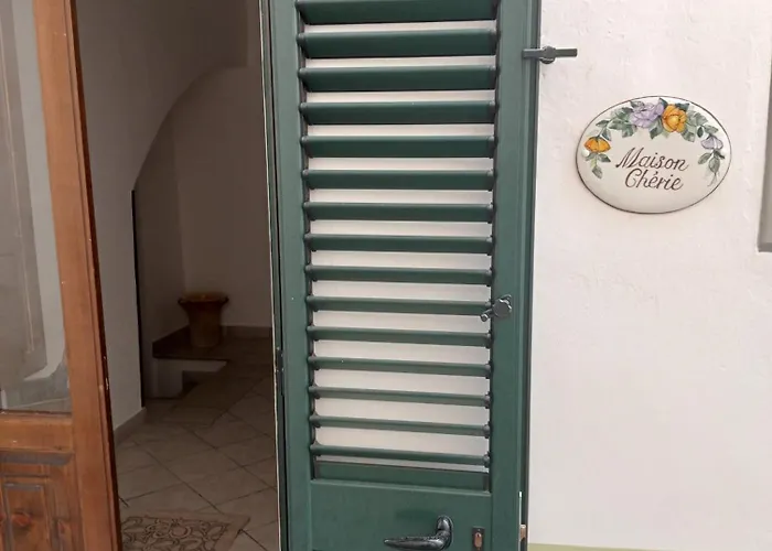 Maison Cherie Parabita