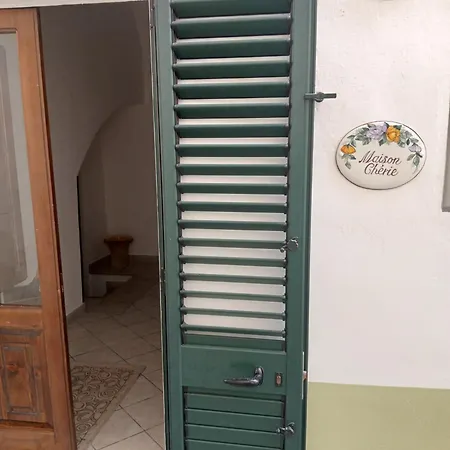 Maison Cherie Parabita