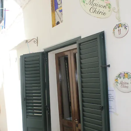 Maison Cherie Parabita