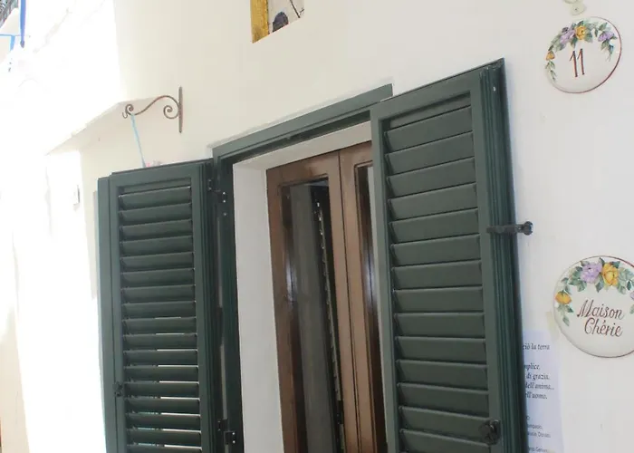 Maison Cherie Parabita